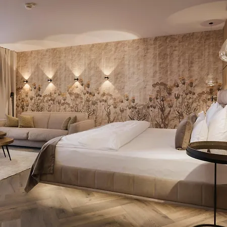 Hotel Hotel Chalet Mirabell 5*